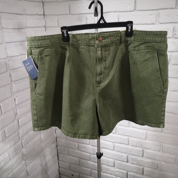 NWT Universal Thread Ladies Size 24W High Rise A-line Midi Green Denim Shorts - Picture 1 of 13